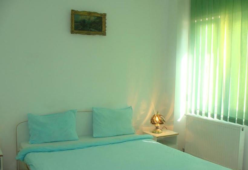 Hôtel Pension Eclipse 16