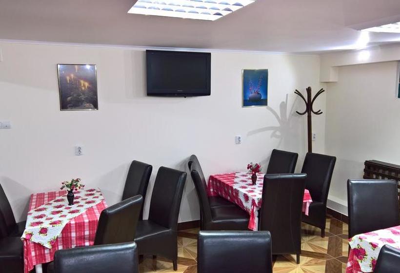 Hostel Pension Cremona