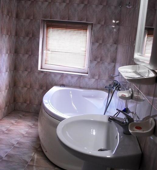 Bed and Breakfast Vila Meteor 8