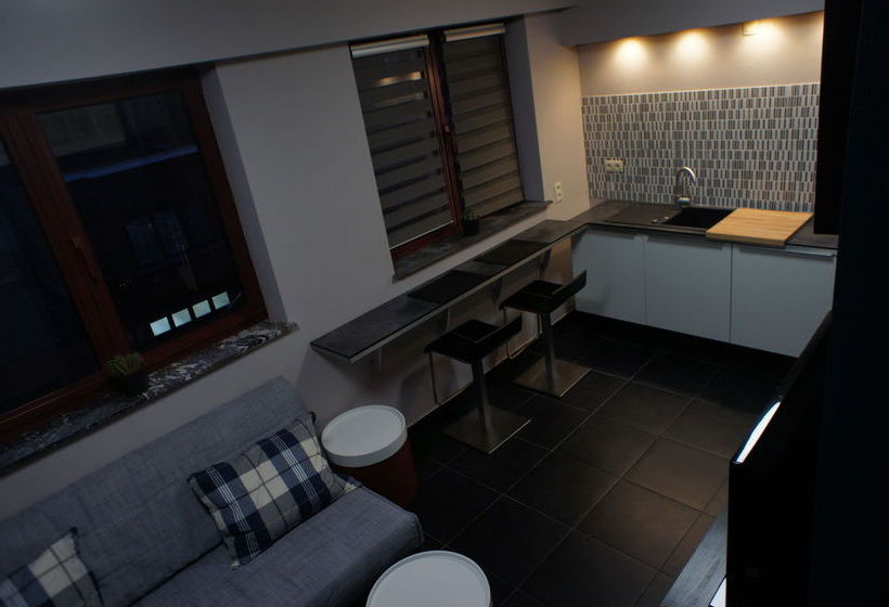 J and R Brussels City Apartment