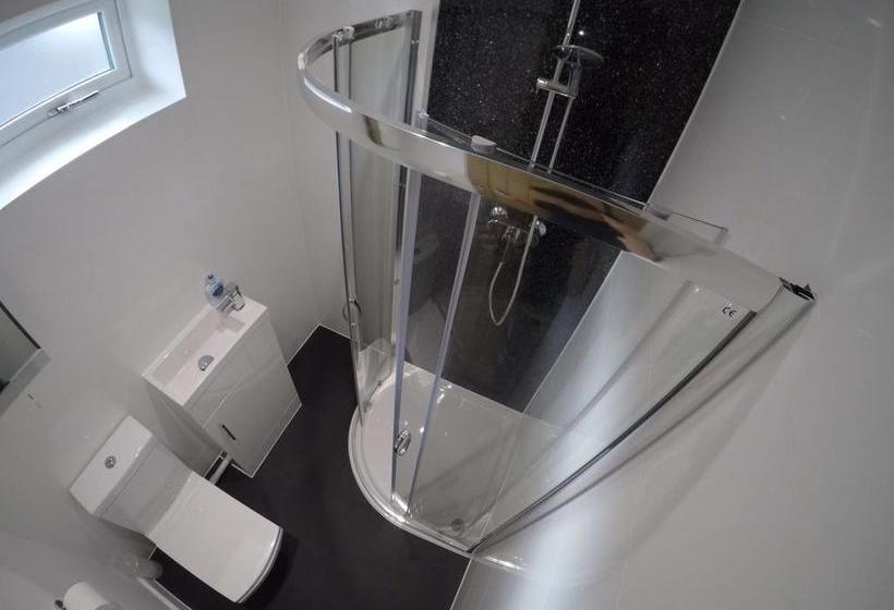 Deepcut Lodge Bed & Breakfast 3