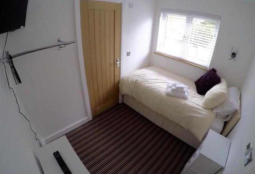 Deepcut Lodge Bed & Breakfast 4