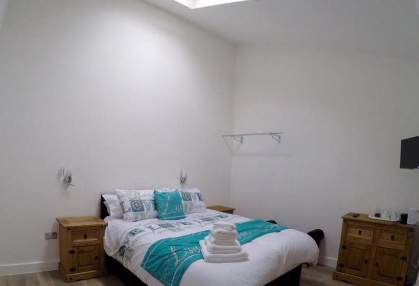 Deepcut Lodge Bed & Breakfast 6