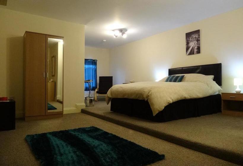 Church House Bed & Breakfast 6