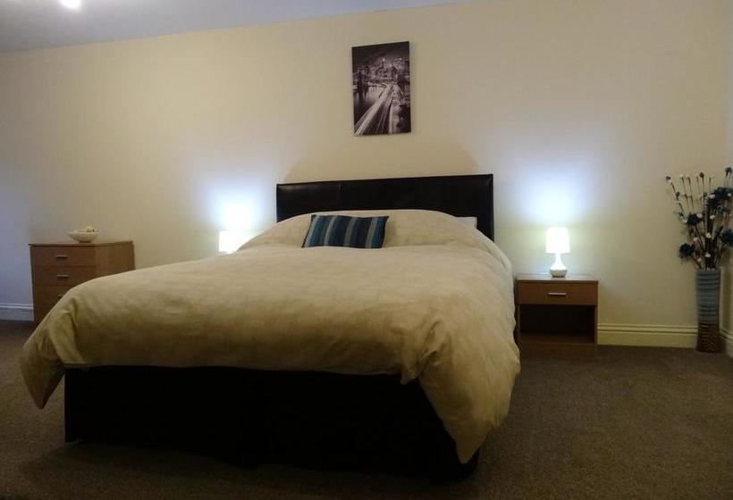 Church House Bed & Breakfast 7