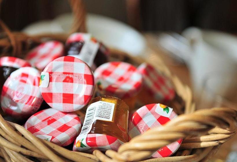 Bed and Breakfast Poplars Farm 9