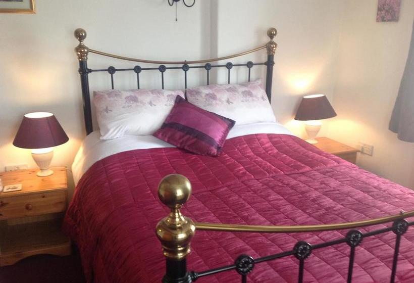 Bed and Breakfast Tregatherall Lodge 16