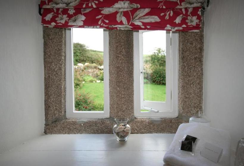 Bed and Breakfast Reddivallen Farmhouse 1