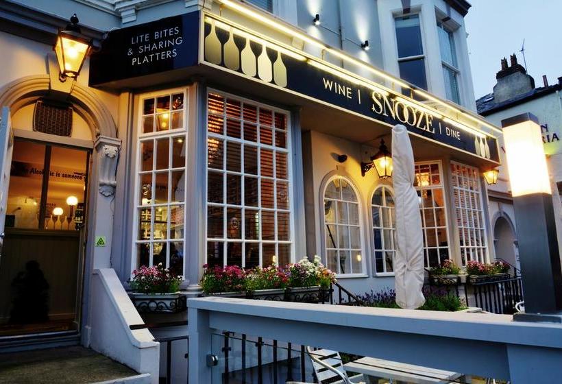 Bed and Breakfast Snooze