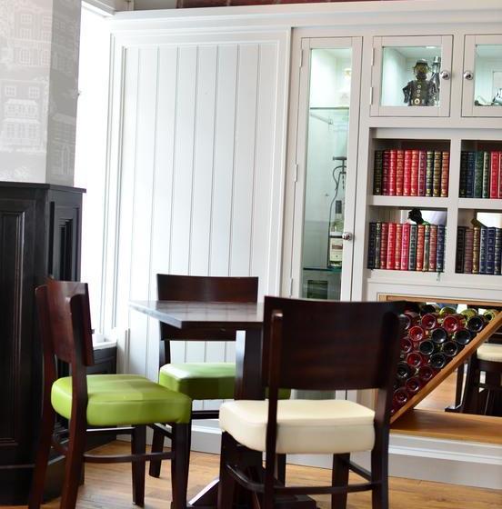 Bed and Breakfast Snooze 10