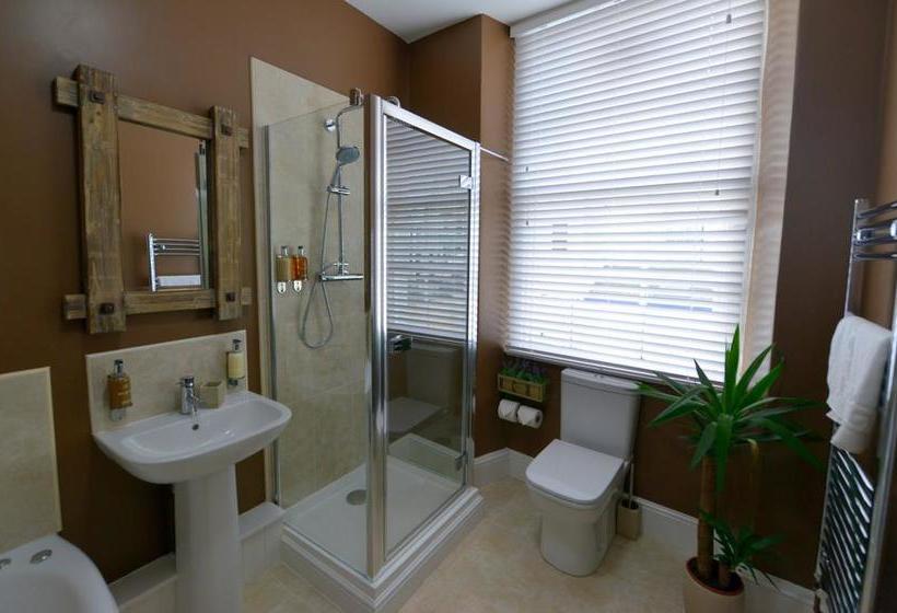 Bed and Breakfast Snooze 13