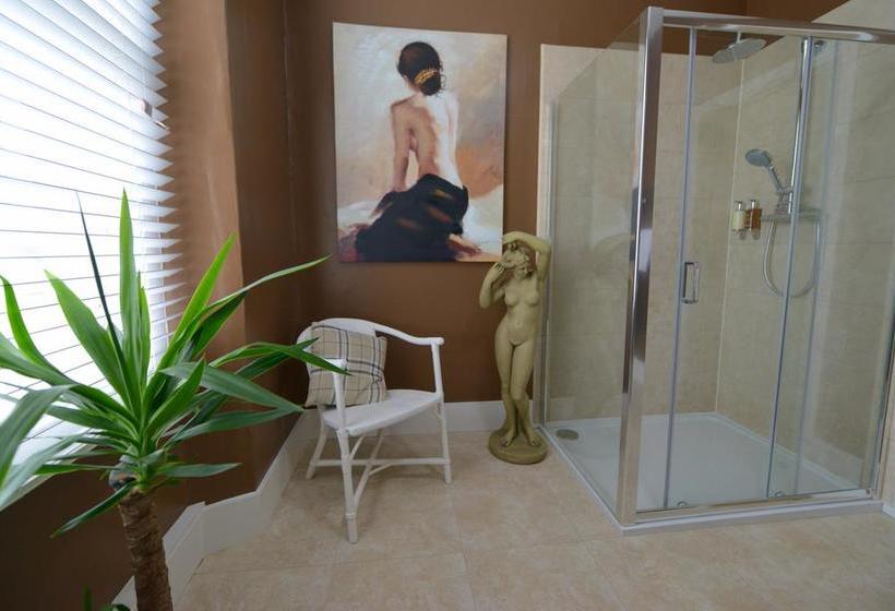 Bed and Breakfast Snooze 15