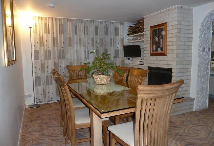 Bed and Breakfast Cameron House 8