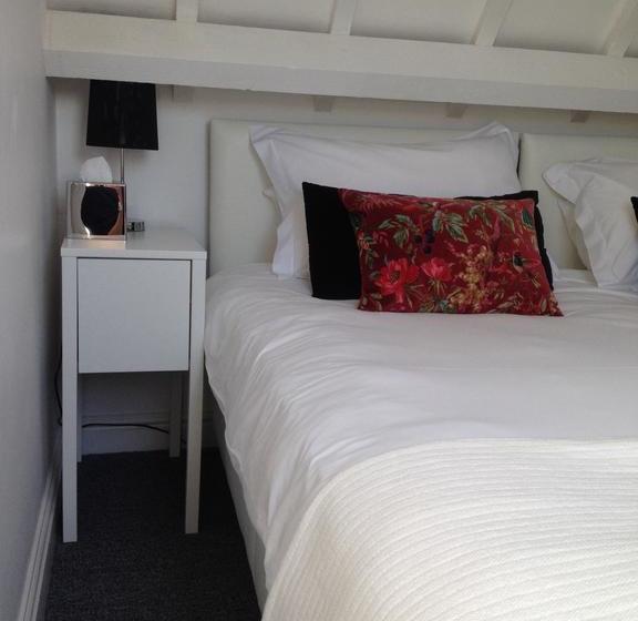 Bed and Breakfast Waves Rooms 8