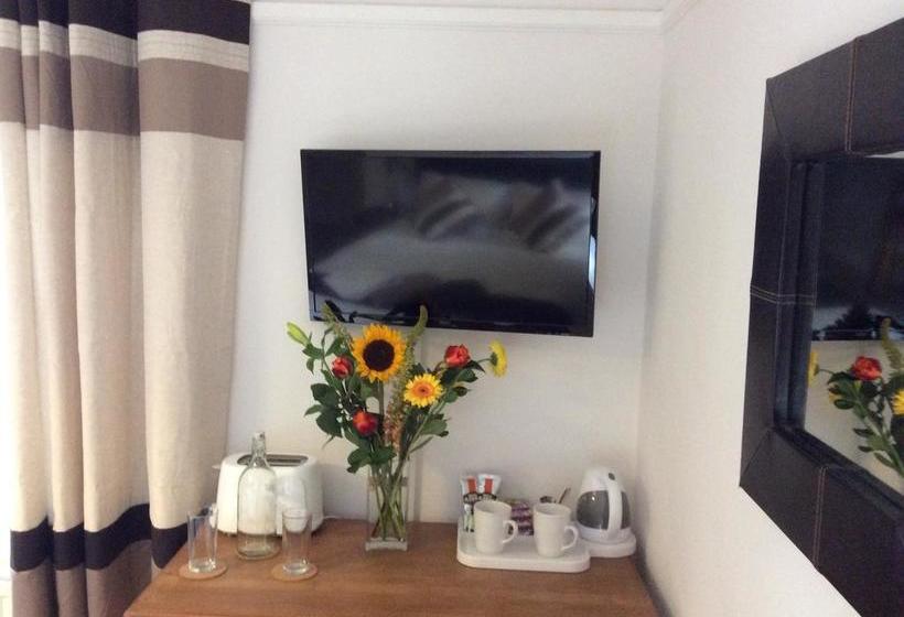 Bed and Breakfast Beightons 8