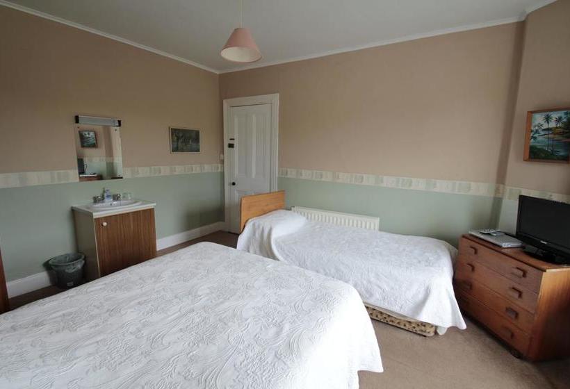 Bed and Breakfast Ammiroy House 1