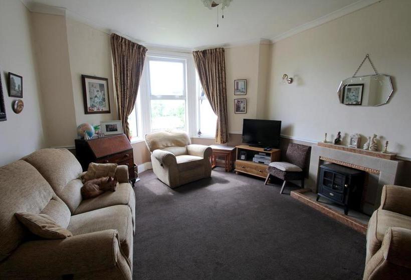 Bed and Breakfast Ammiroy House 5