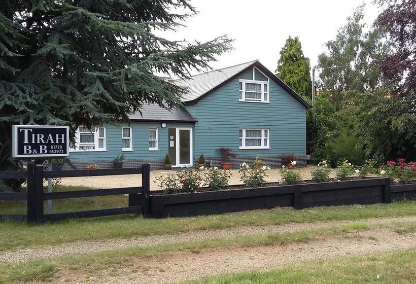 Bed and Breakfast Tirah Guest House