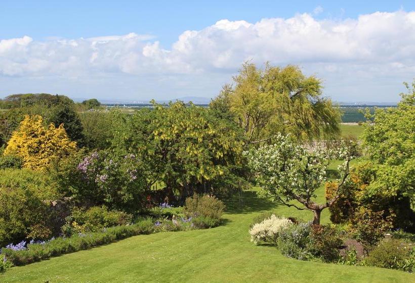 Bed and Breakfast Seafield 1