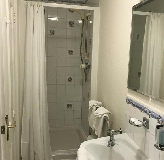 No.52 Bed & Breakfast 1