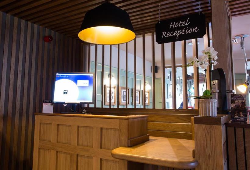 Hotel Queen Of The Loch 10