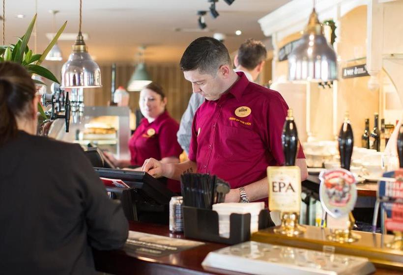 Hotel Queen Of The Loch 5