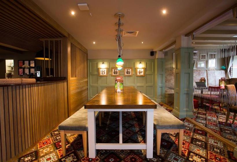 Hotel Queen Of The Loch 8