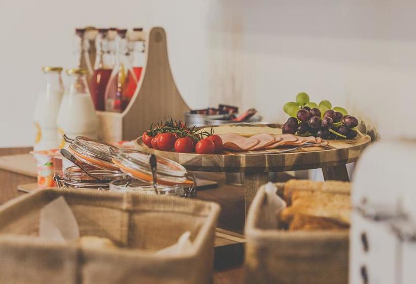 Bed & Breakfast Antique House 5