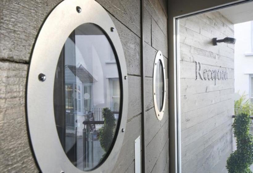 Hotel Ship And Castle 13