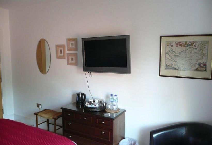 Bed and Breakfast 2 The Rocklands