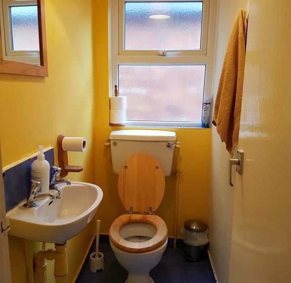 Auberge Hôtelière Arnies Backpackers 6