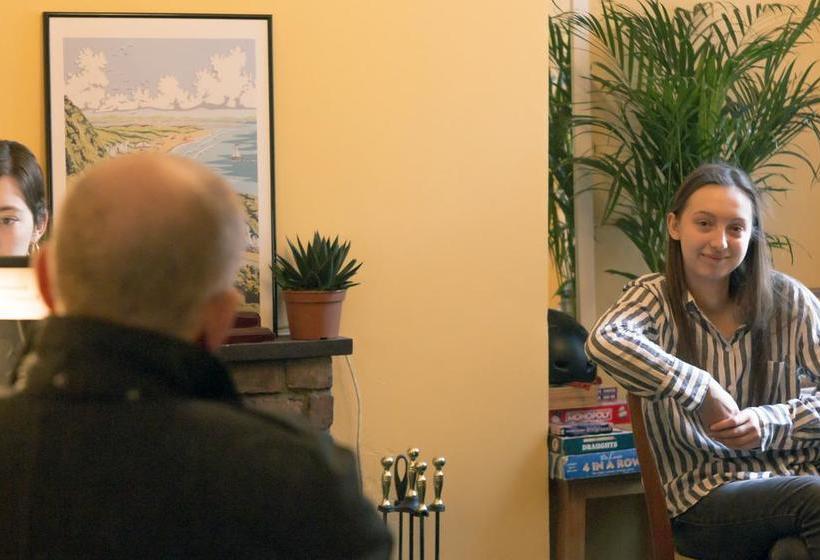 Auberge Hôtelière Arnies Backpackers 7