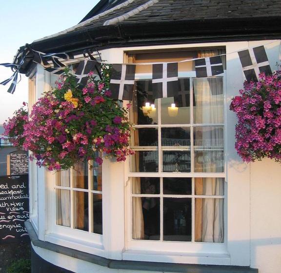 Bed & Breakfast The Edgcumbe Arms 15