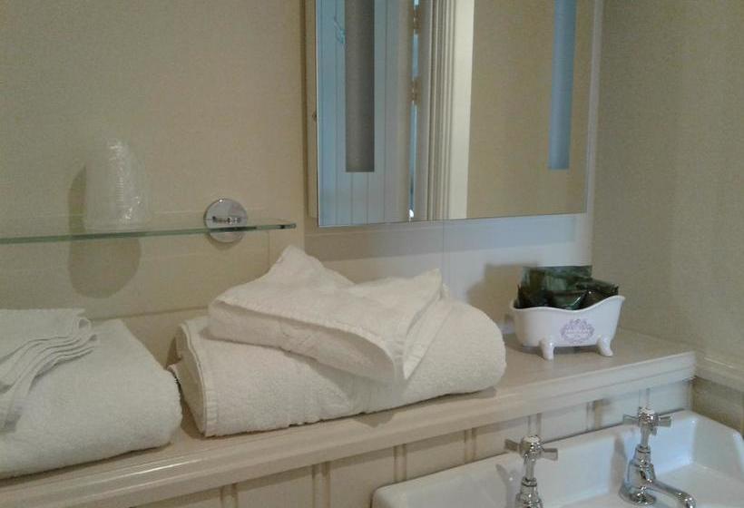 Bed & Breakfast The Edgcumbe Arms 19