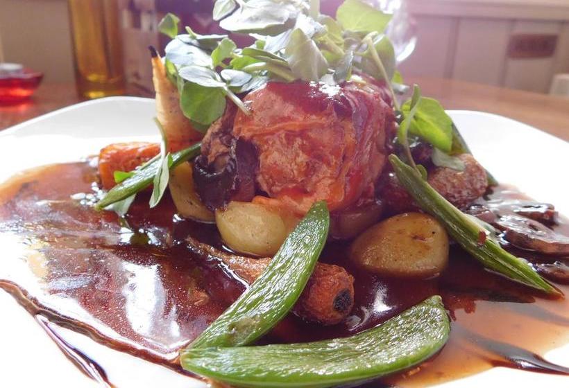 Bed & Breakfast The Edgcumbe Arms 2