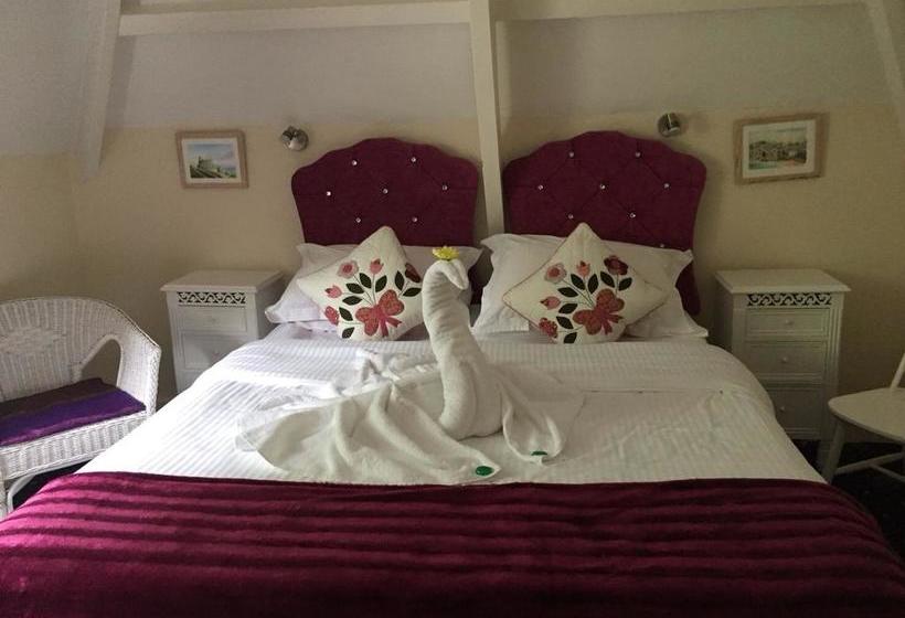 Bed & Breakfast Estoril 13