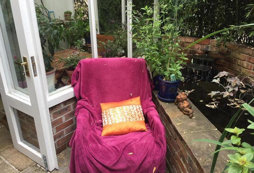 Bed & Breakfast Estoril 18