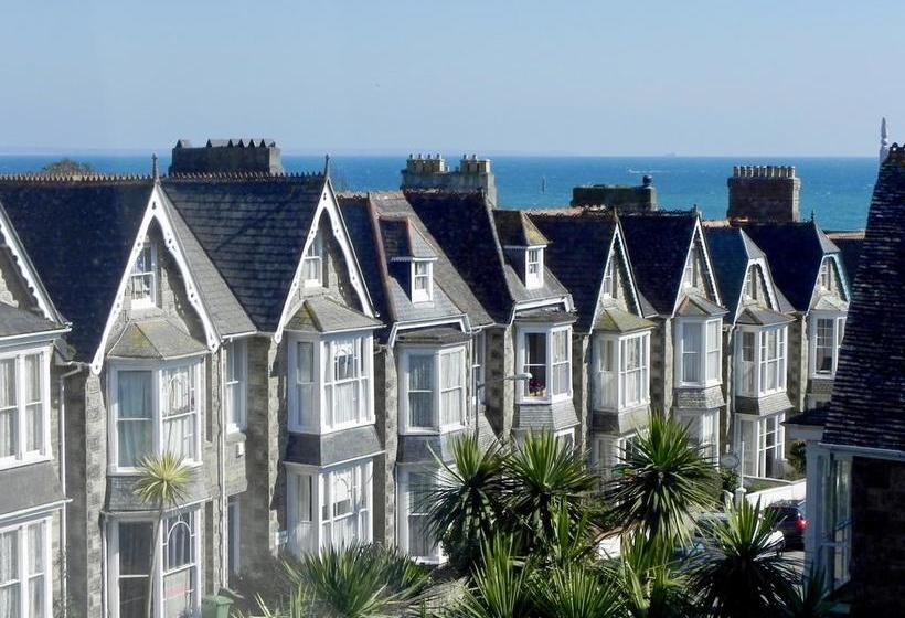 Bed & Breakfast Estoril 5