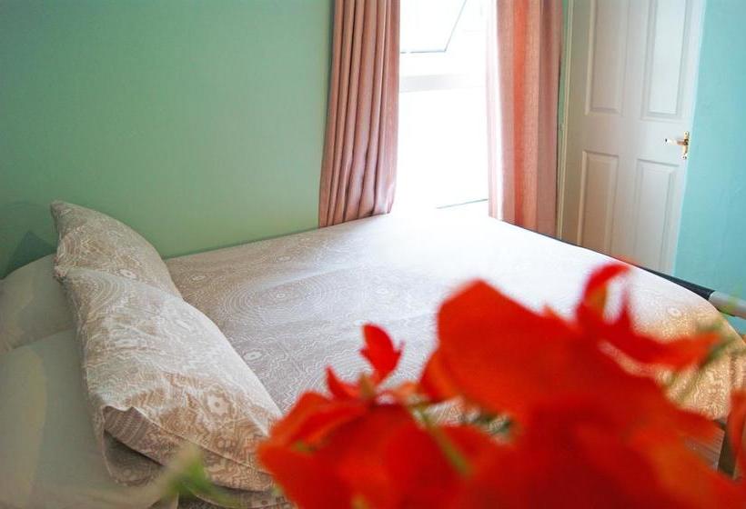 Portrush Holiday Hostel 3