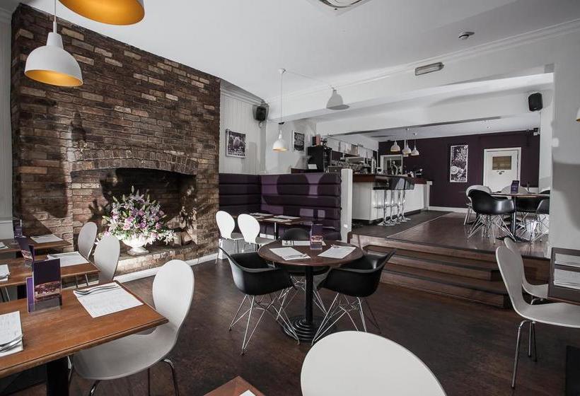 Bed and Breakfast The Crown Rooms Newmarket 1