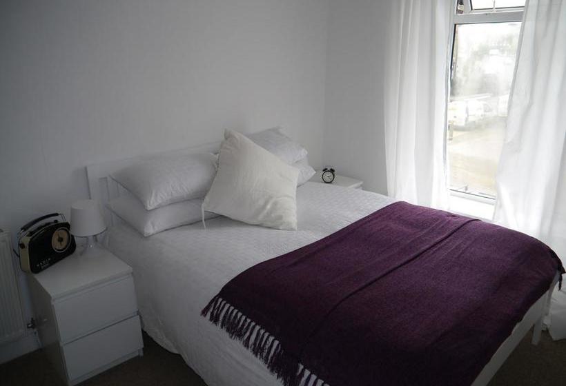 Bed and Breakfast The Crown Rooms Newmarket 9