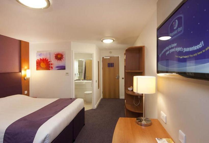 Hotel Premier Inn Camberley 10