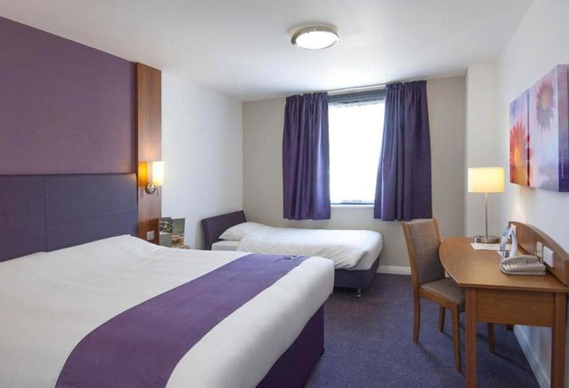 Hotel Premier Inn Camberley 11