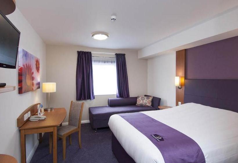Hotel Premier Inn Camberley 12