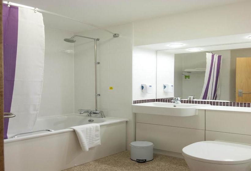 Hotel Premier Inn Camberley 14