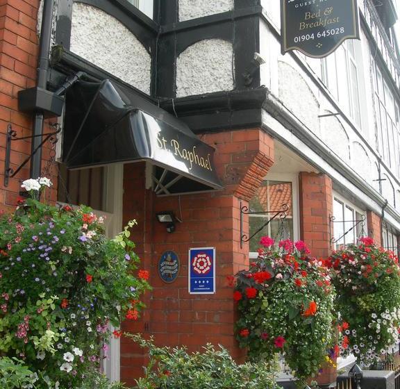 Bed and Breakfast St. Raphael Guest House