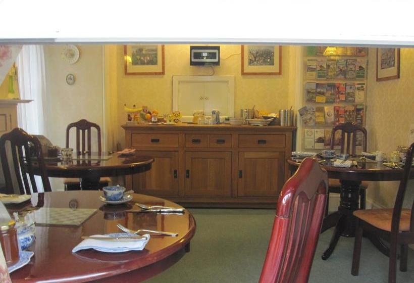 Clayhill House Bed & Breakfast 11