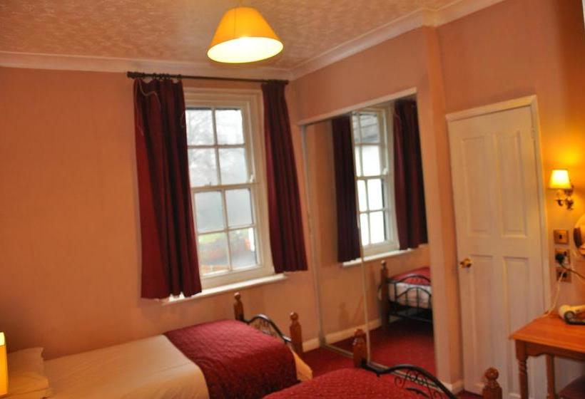 Hotel The Roundabout 16