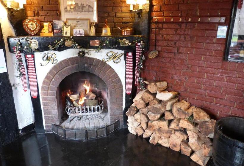 Hotel The Roundabout 3