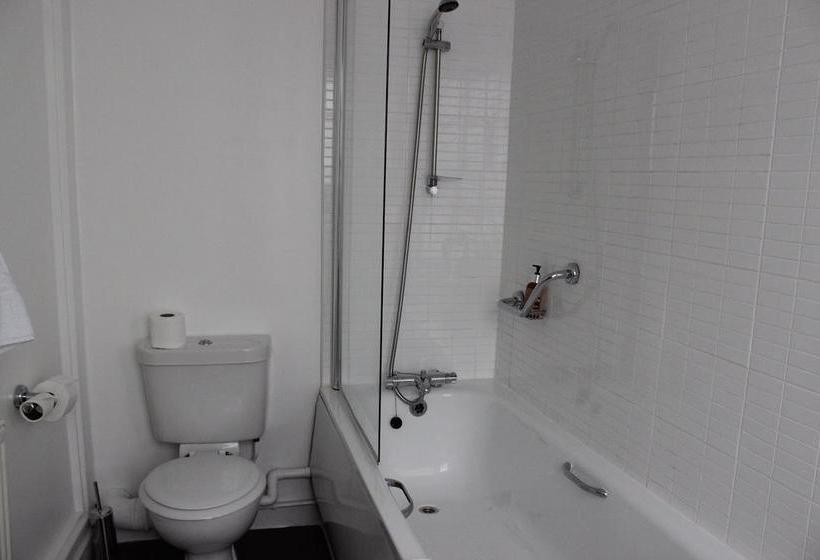 Hotel Ye Olde Griffin 5